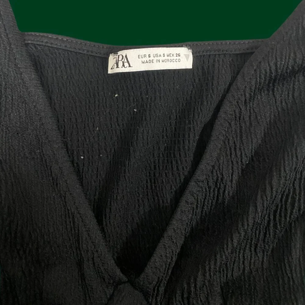 ✨ Zara Black Textured Wrap Crop Top (Size S) - Picture 5 of 6